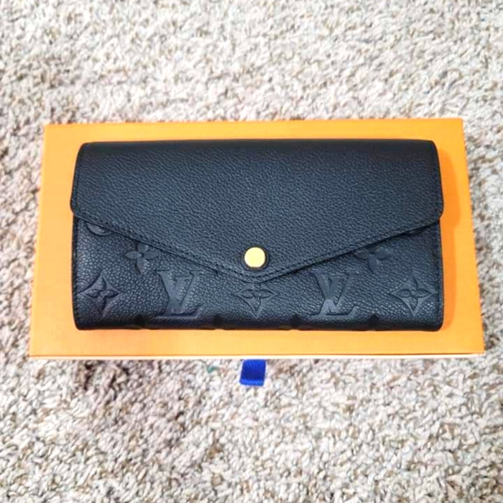 Louis Vuitton Sarah Wallet